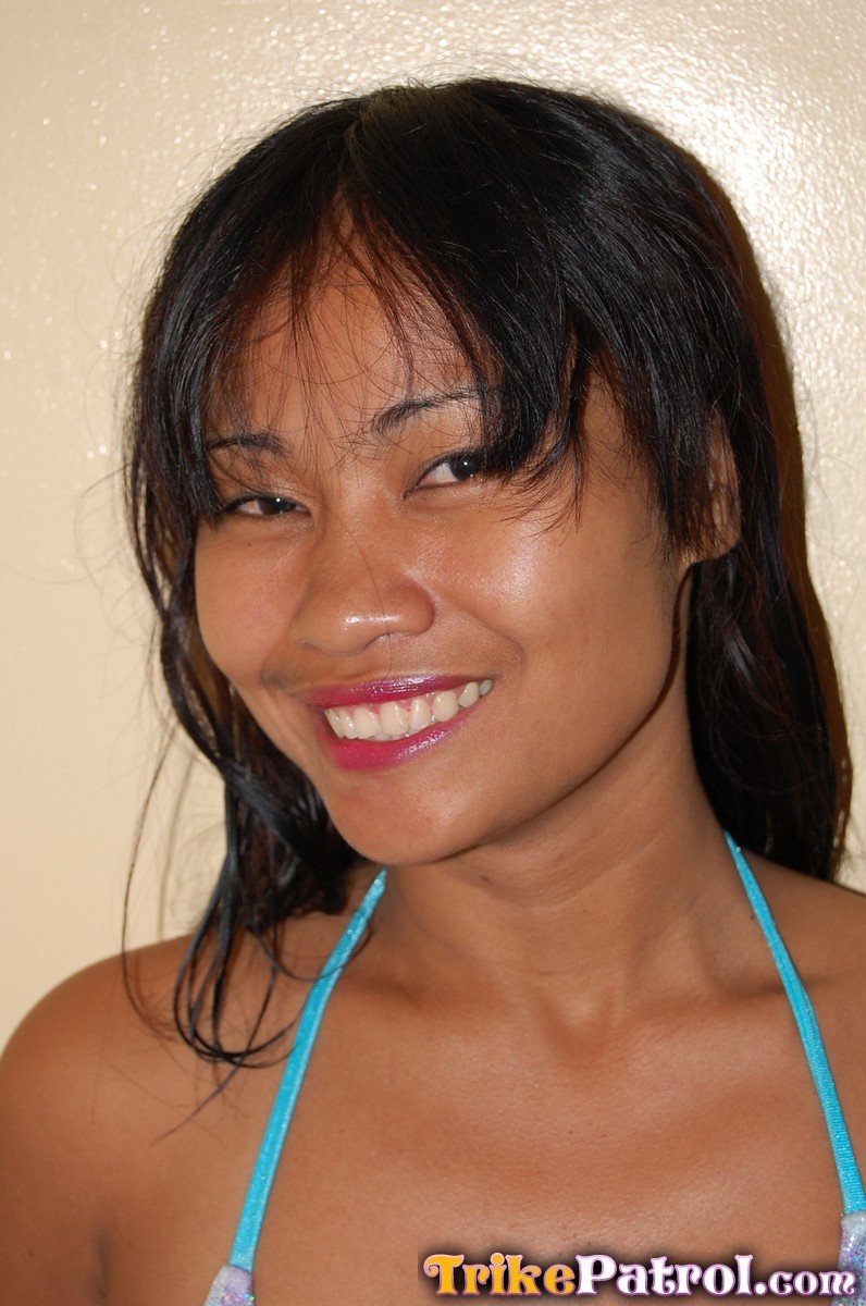 Horny Filipina Milf Trike Patrol 5 Pics